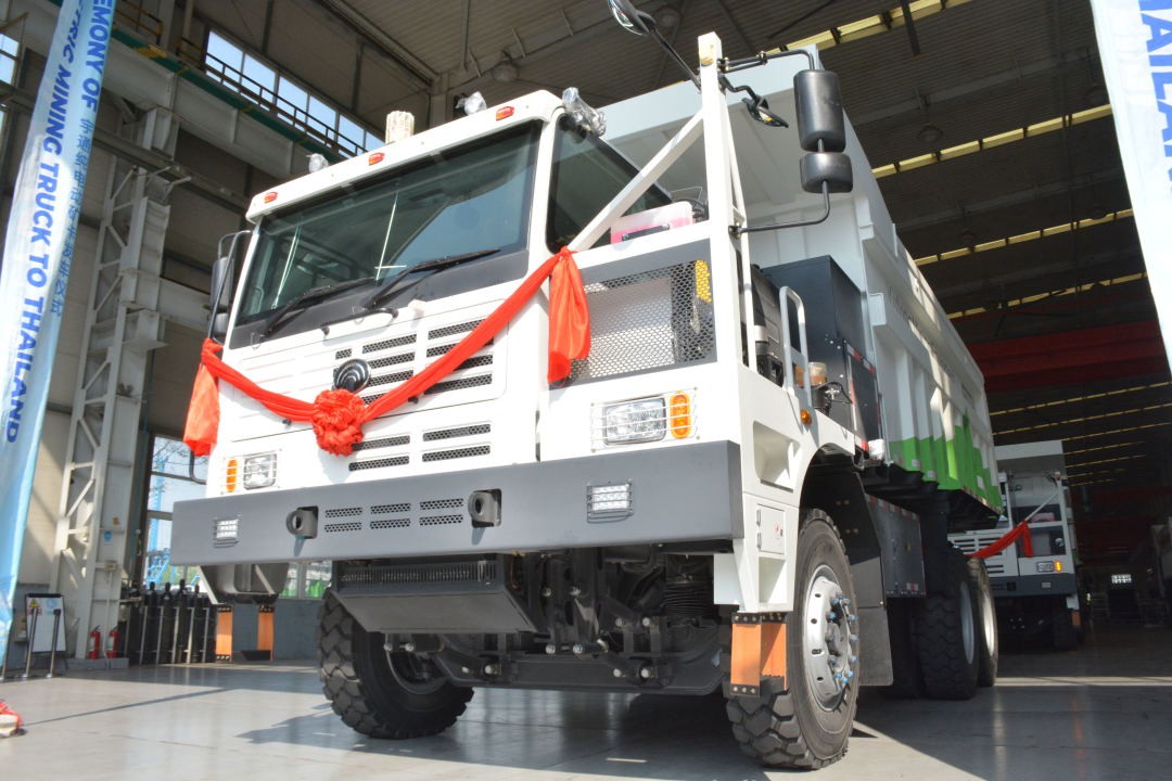 鋪就出海新藍(lán)圖！宇通純電礦卡批量交付泰國(guó)龍頭水泥企業(yè)